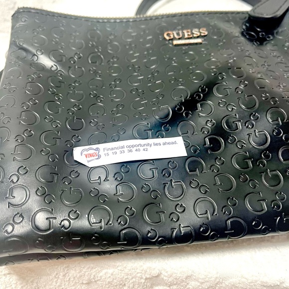 Black double zip cross body Guess purse gorgeous simple design soft material - Picture 6 of 6